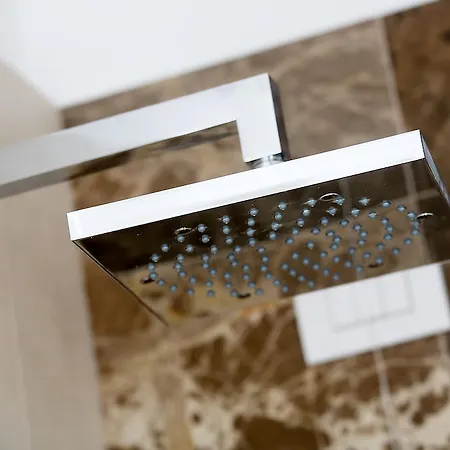 卡普里红酒酒店 卡普里