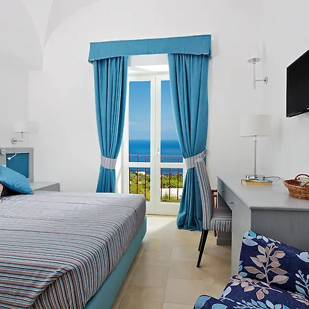 Otel Wine 3*