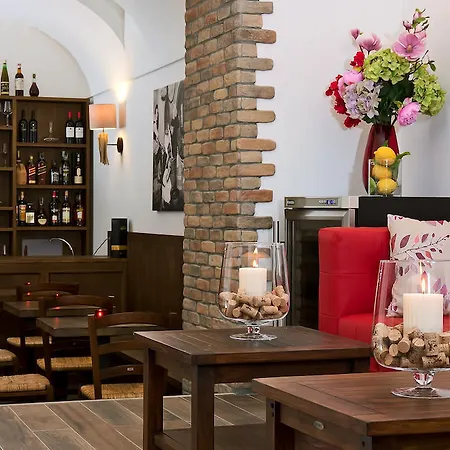 卡普里红酒酒店 酒店