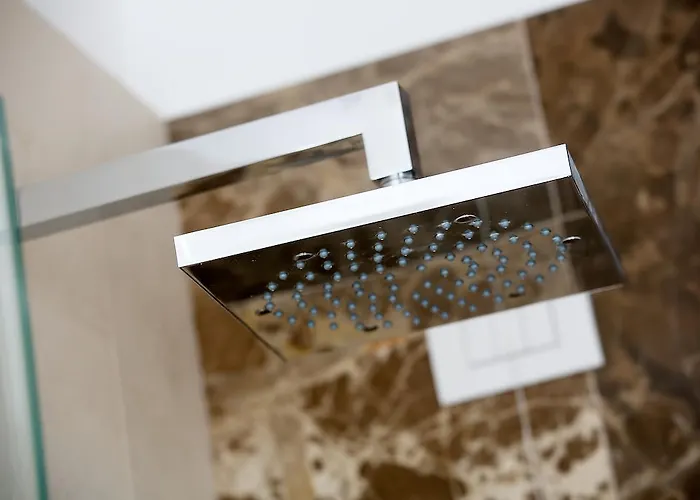 卡普里红酒酒店 卡普里