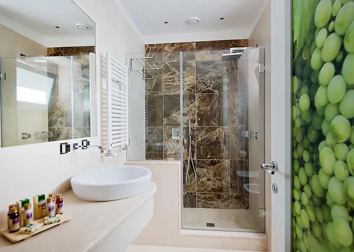 卡普里红酒酒店 酒店