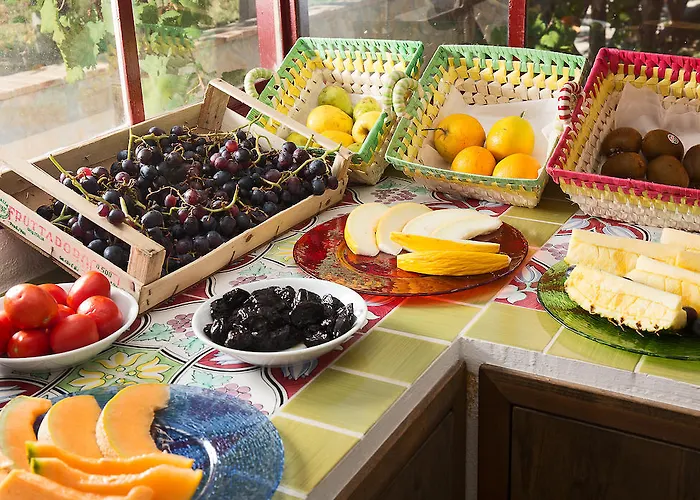 卡普里红酒酒店 3*