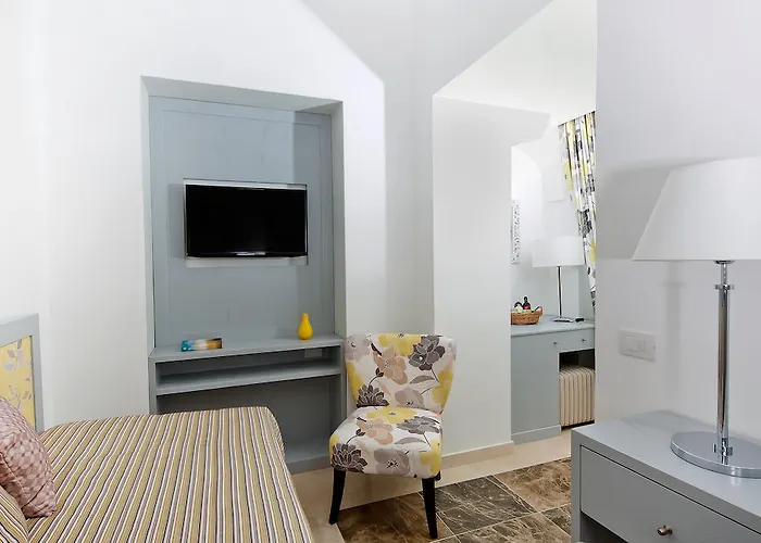 卡普里红酒酒店 酒店