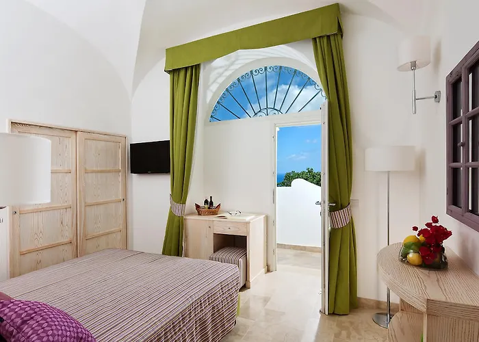 卡普里红酒酒店 酒店 3*